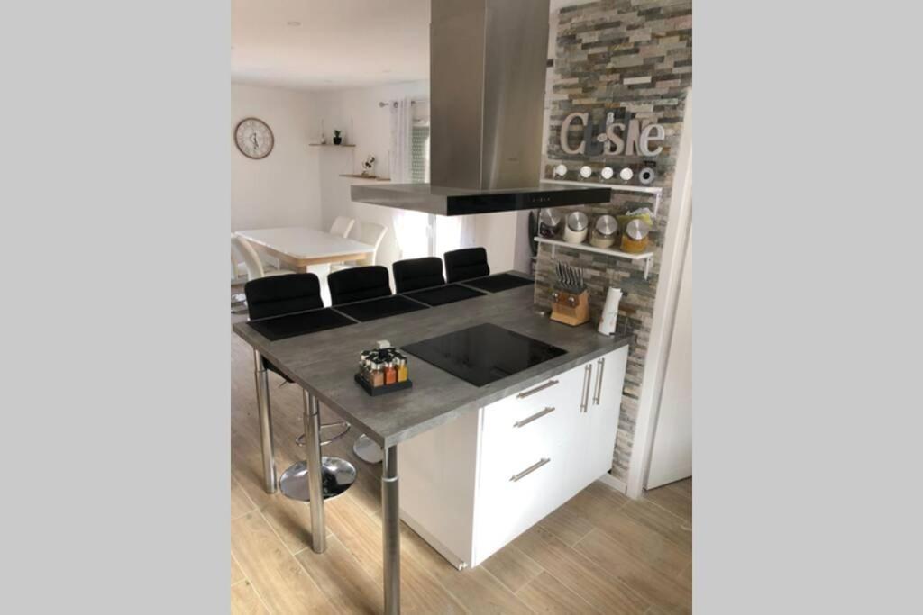 Agreable Maison Entre Bordeaux Et Le Bassin Saint-Jean-d'Illac Exteriör bild