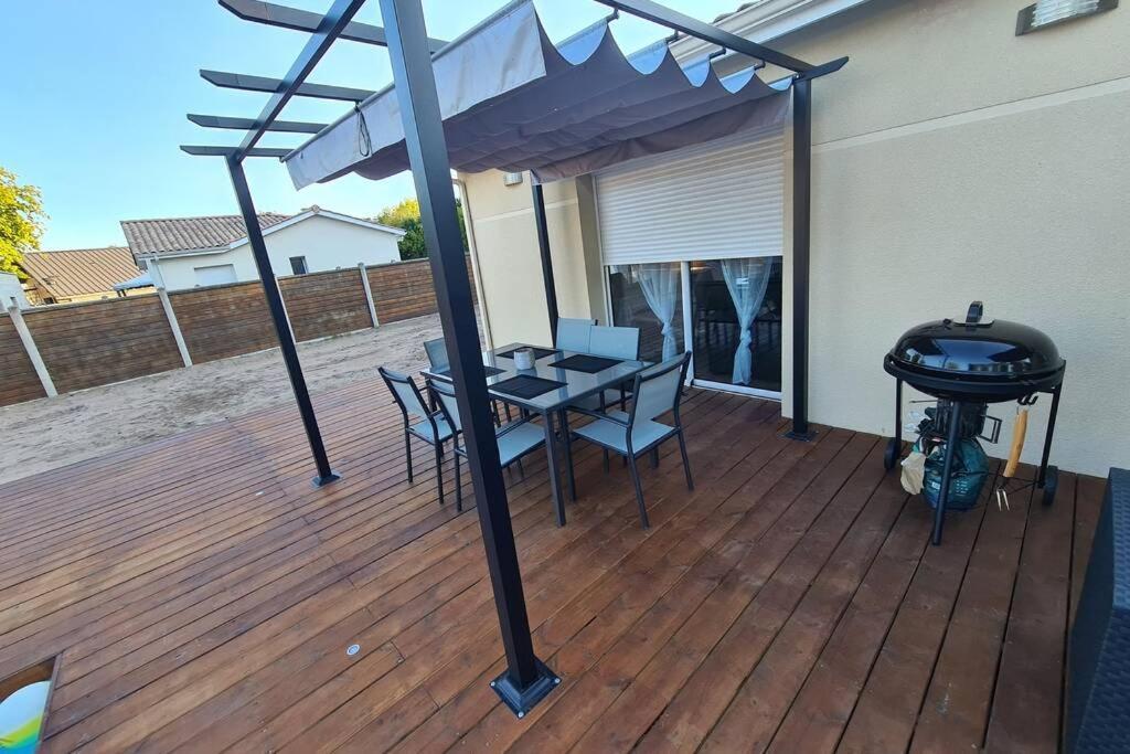 Agreable Maison Entre Bordeaux Et Le Bassin Saint-Jean-d'Illac Exteriör bild